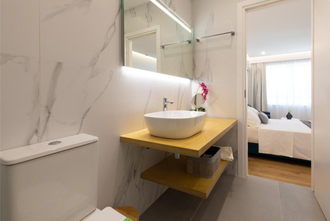 Minimal Apartment In Plaka 雅典 外观 照片